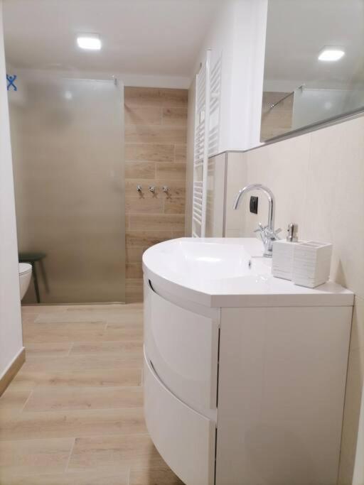 Molo 7 - Antesitum - Classic, Modern And Cozy Malgrate Luaran gambar