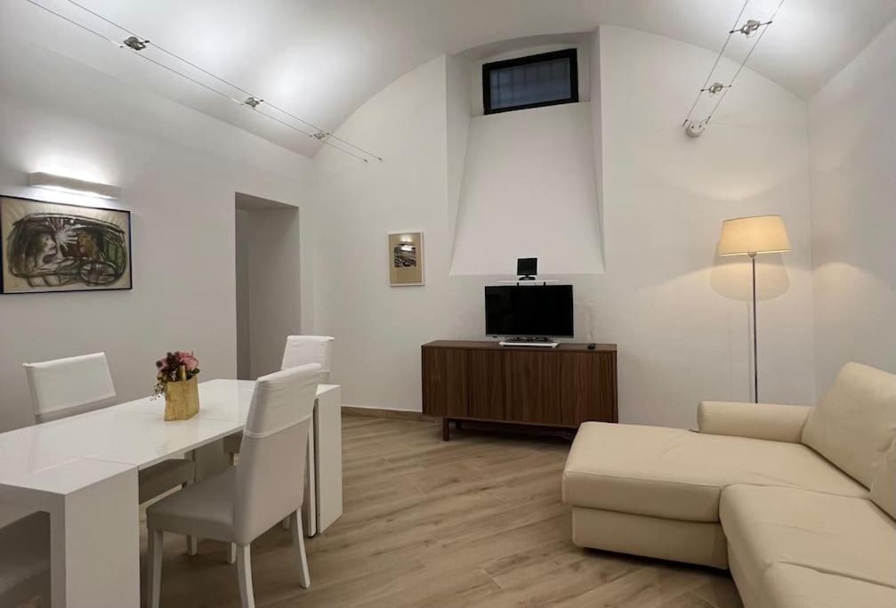 Molo 7 - Antesitum - Classic, Modern And Cozy Malgrate Luaran gambar